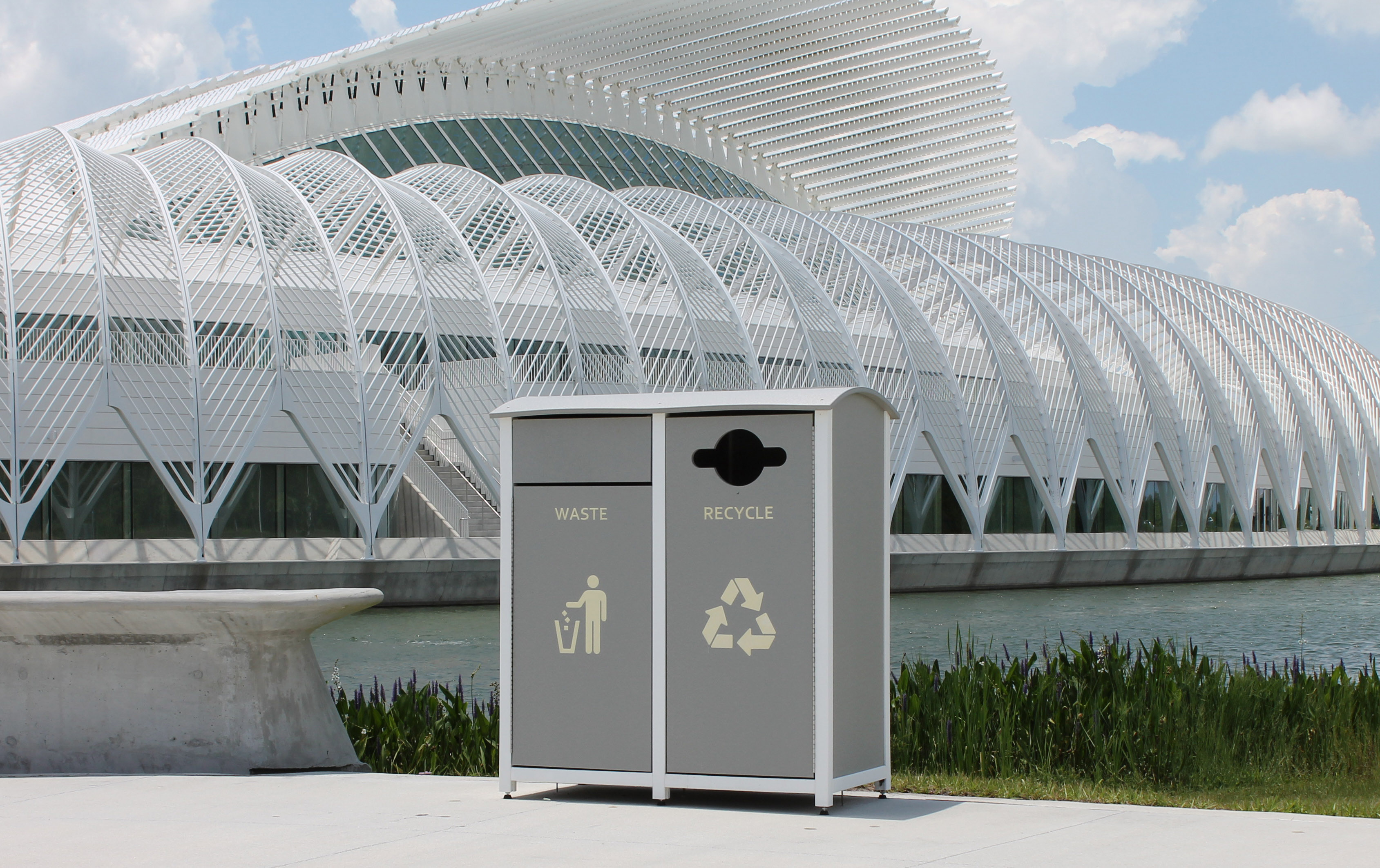 recycled plastic recycling bin